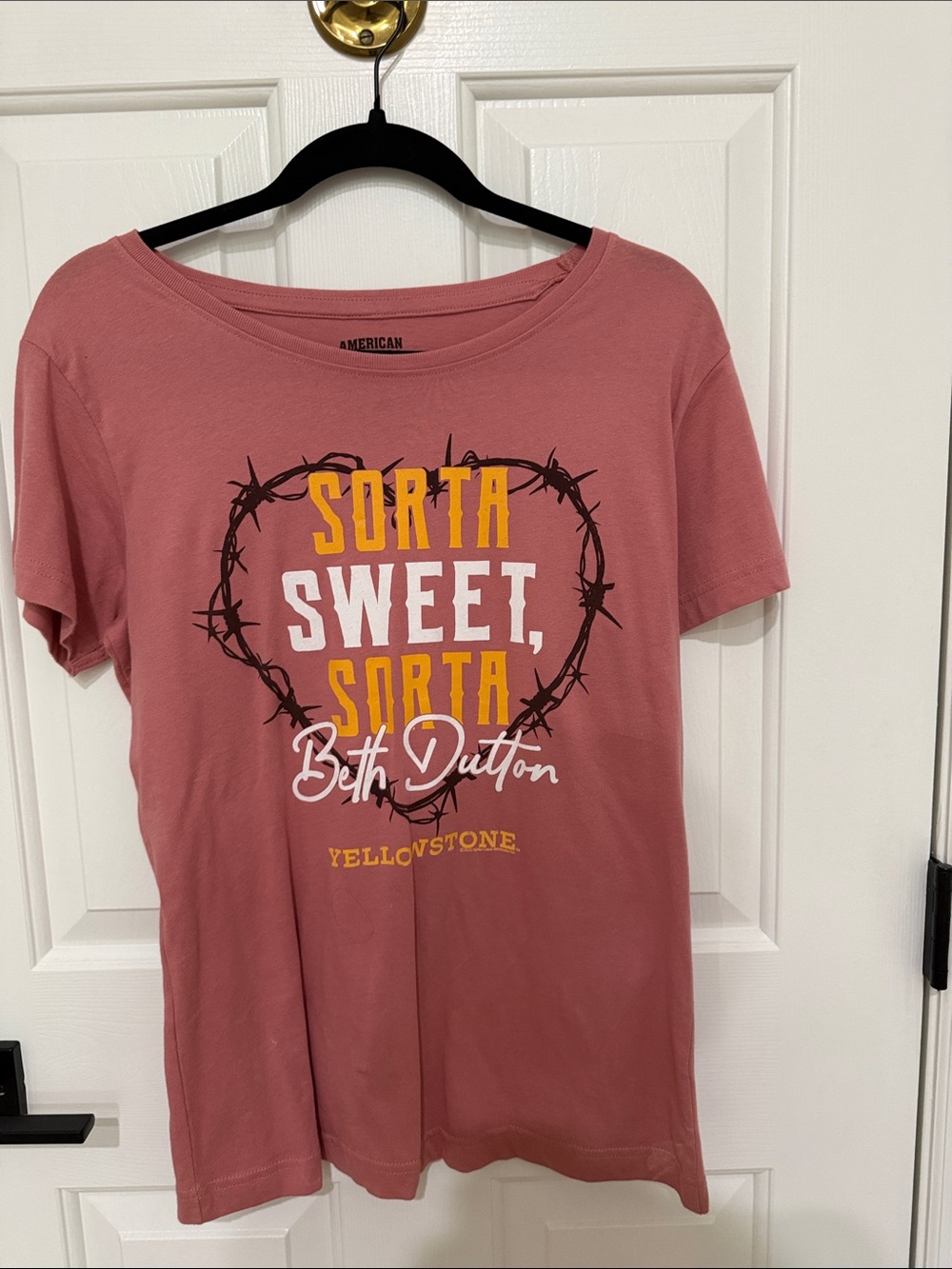 Beth Dutton Yellowstone 'Sorta Sweet' Graphic Tee - Dusty Rose